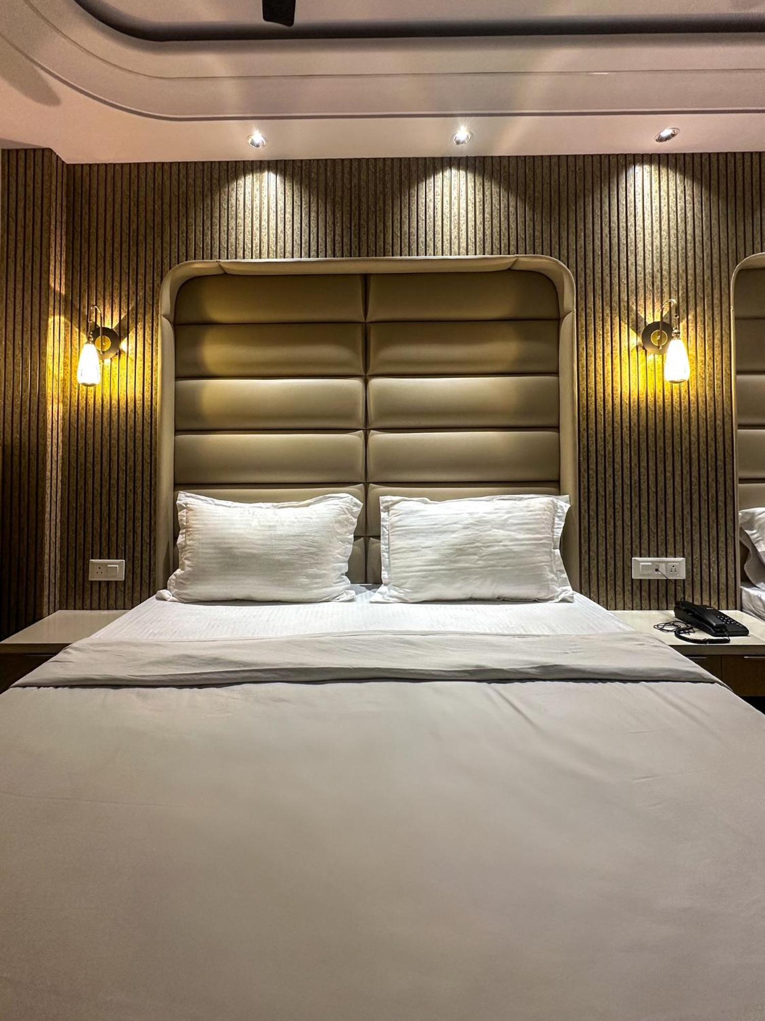 Delhi Delight Premium Bed & Breakfast New Delhi Exterior photo